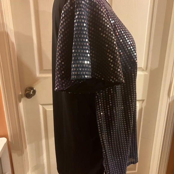 BNWT sequined top - Picture 3 of 6